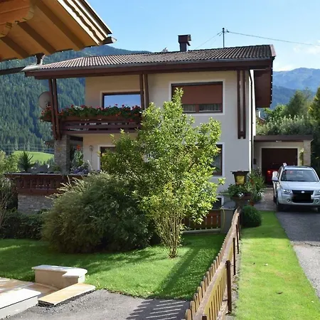Hofer Apartment *